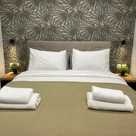 Apartament Raise Averof Serviced