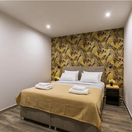 Apartament Raise Averof Serviced