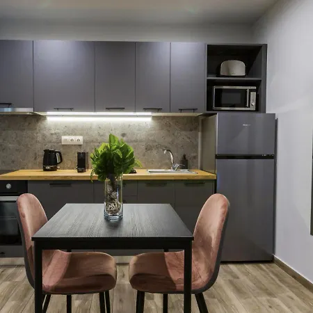 Apartament Raise Averof Serviced